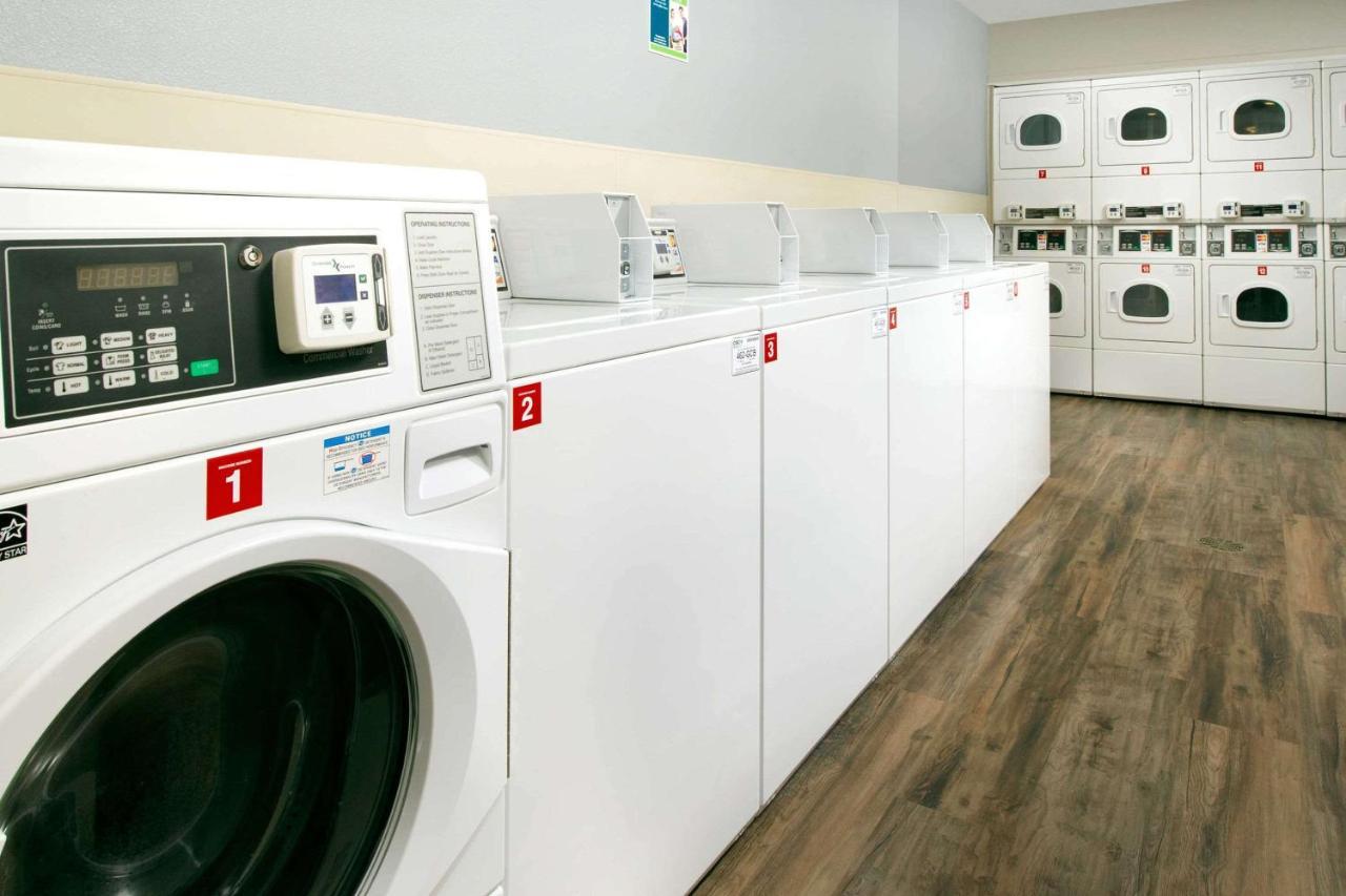 Woodspring Suites Chicago Darien Eksteriør bilde